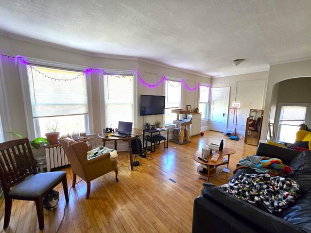 2215 Pleasant Avenue, Minneapolis, MN 55404