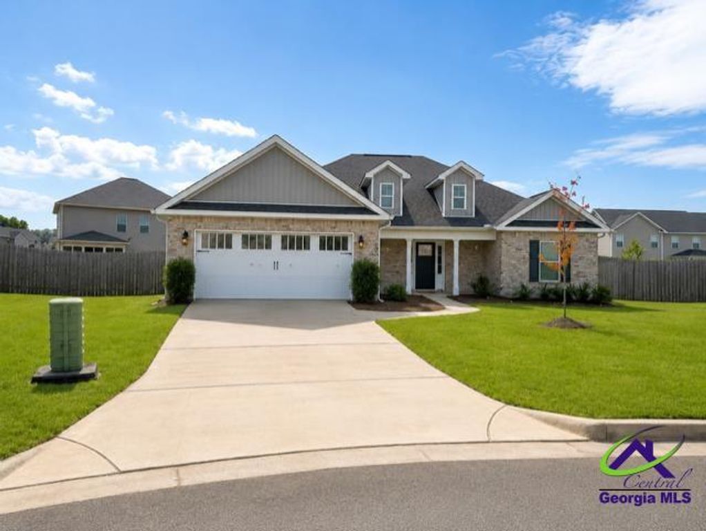 602 Broderick Circle, Warner Robins, GA 31088