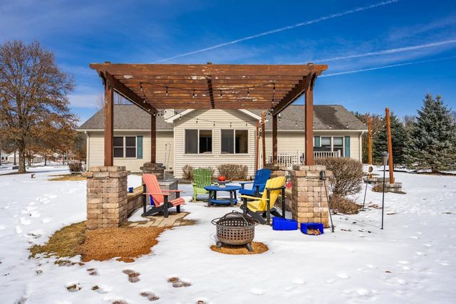 W5295 Sunny Lane, New Lisbon, WI 53950