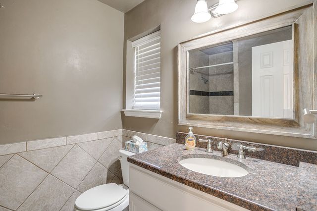 2400 Westpark Way Circle, Euless, TX 76040