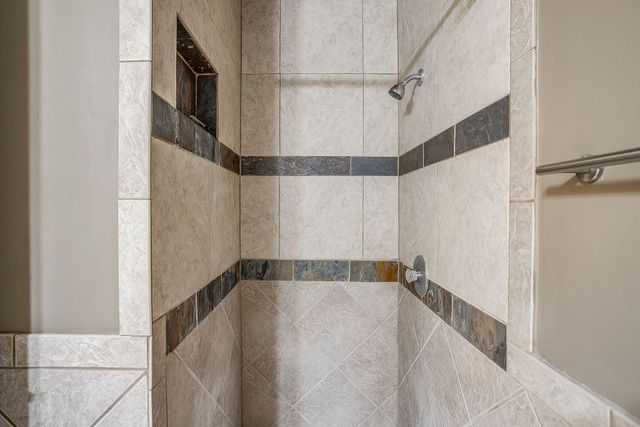 2400 Westpark Way Circle, Euless, TX 76040