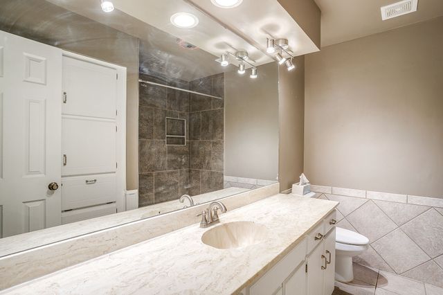 2400 Westpark Way Circle, Euless, TX 76040