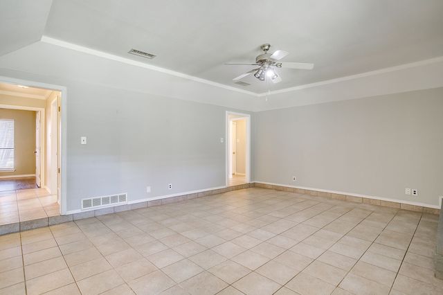 2400 Westpark Way Circle, Euless, TX 76040