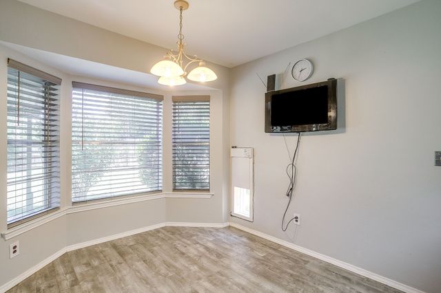 2400 Westpark Way Circle, Euless, TX 76040