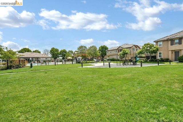 231 Washington Dr, Brentwood, CA 94513