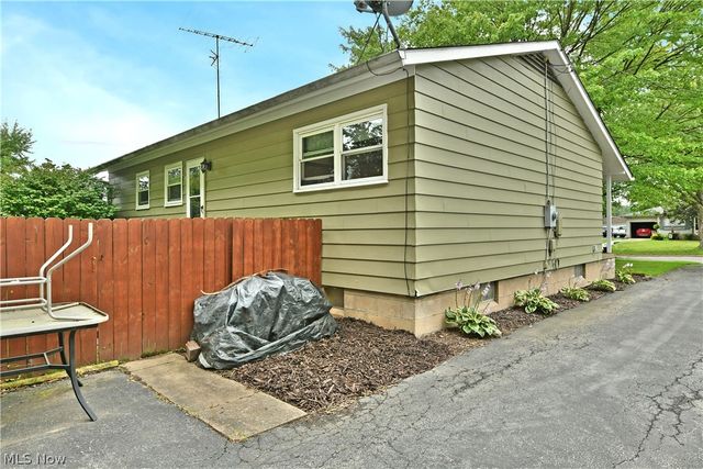 1605 Difford Drive, Niles, OH 44446