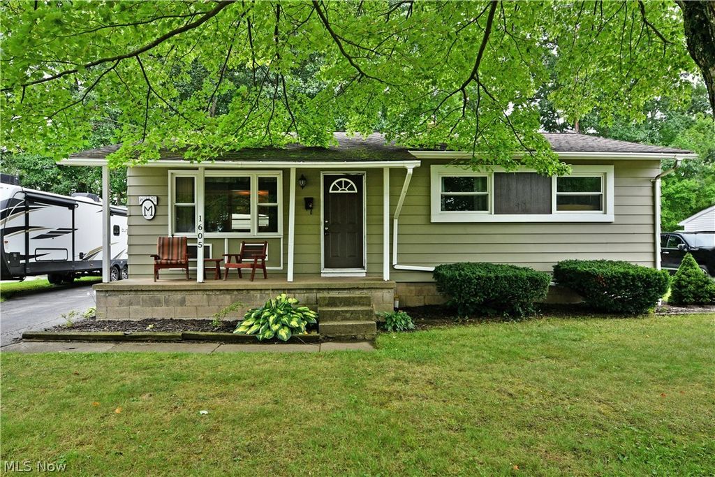 1605 Difford Drive, Niles, OH 44446