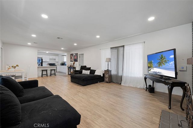 6821 Elmwood, San Bernardino, CA 92404