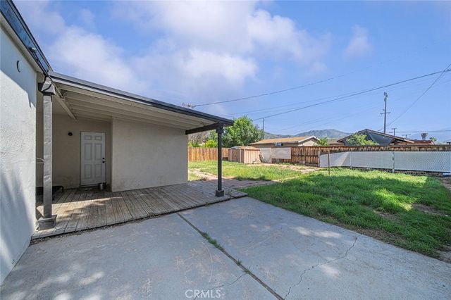 6821 Elmwood, San Bernardino, CA 92404