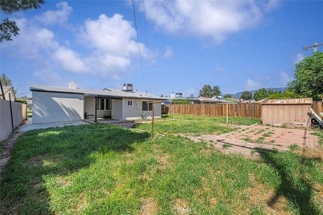 6821 Elmwood, San Bernardino, CA 92404
