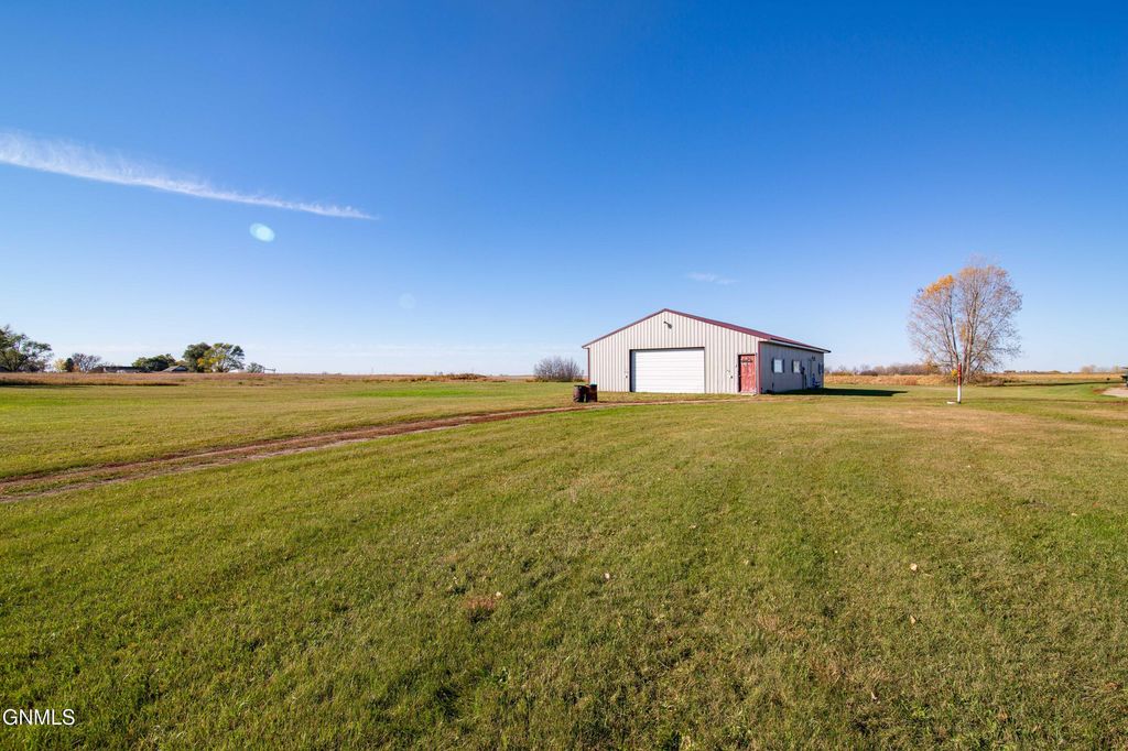 439 Nicollet Avenue, Driscoll, ND 58532 photo 2