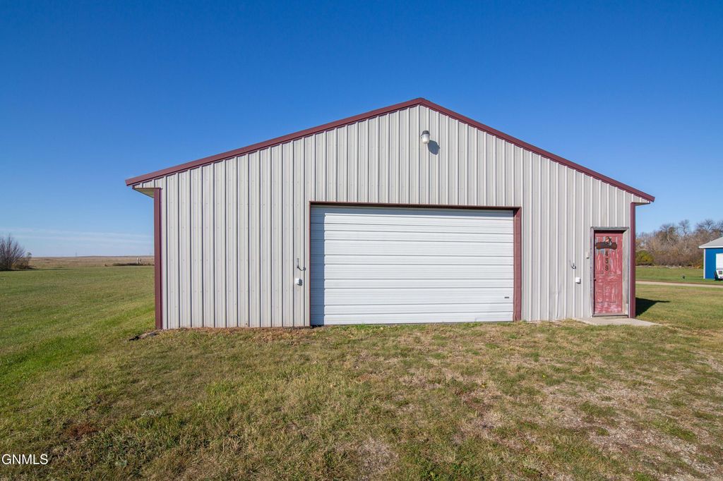 439 Nicollet Avenue, Driscoll, ND 58532 photo 4