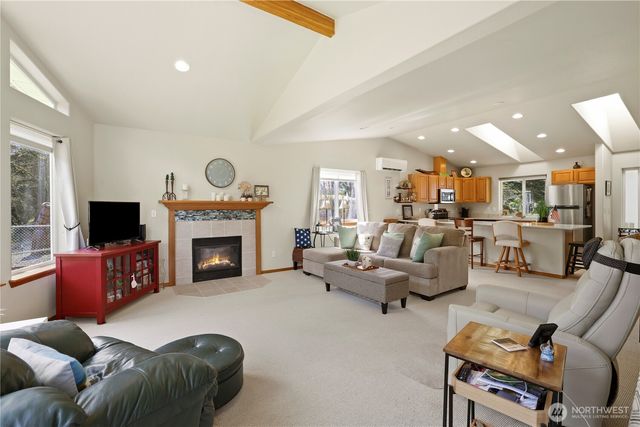 160 Dolphin Avenue NE, Ocean Shores, WA 98569