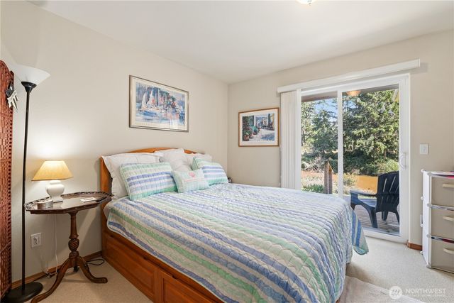 160 Dolphin Avenue NE, Ocean Shores, WA 98569