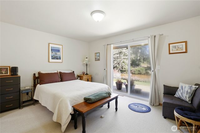 160 Dolphin Avenue NE, Ocean Shores, WA 98569