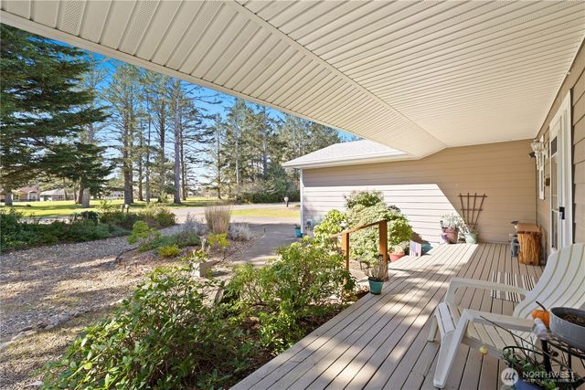 160 Dolphin Avenue NE, Ocean Shores, WA 98569