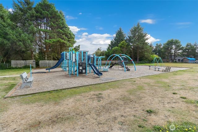 160 Dolphin Avenue NE, Ocean Shores, WA 98569