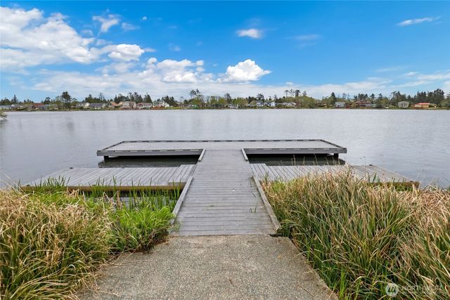 160 Dolphin Avenue NE, Ocean Shores, WA 98569