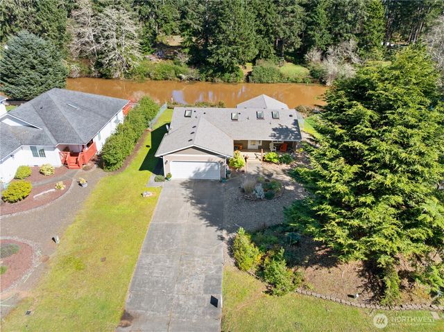 160 Dolphin Avenue NE, Ocean Shores, WA 98569