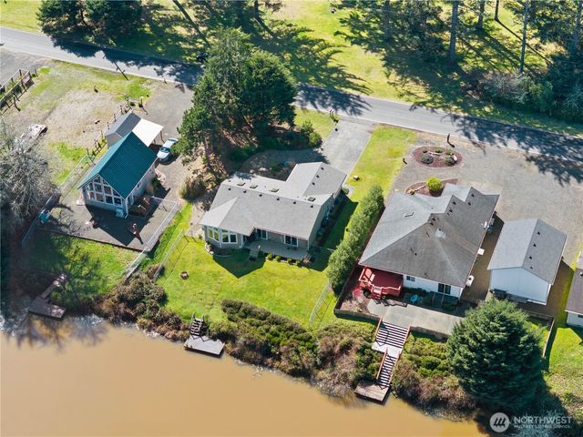 160 Dolphin Avenue NE, Ocean Shores, WA 98569
