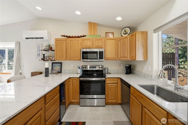 160 Dolphin Avenue NE, Ocean Shores, WA 98569