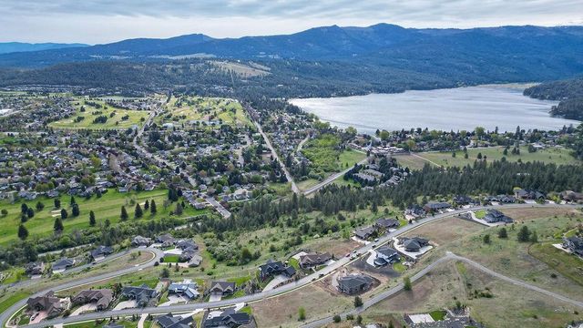 124 N Holiday Hills Dr, Liberty Lake, WA 99019