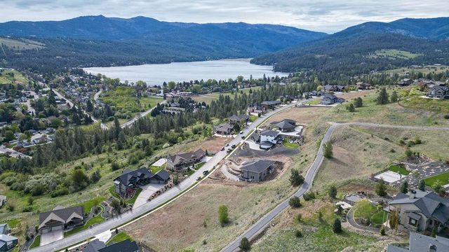 124 N Holiday Hills Dr, Liberty Lake, WA 99019