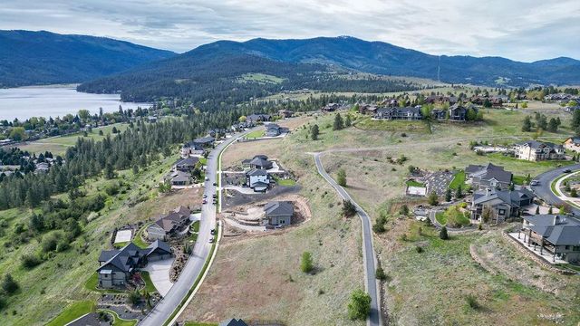 124 N Holiday Hills Dr, Liberty Lake, WA 99019