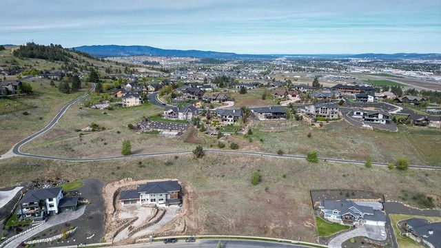 124 N Holiday Hills Dr, Liberty Lake, WA 99019
