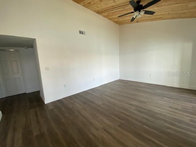 534 PLAZA SEVILLE COURT 64, Treasure Island, FL 33706