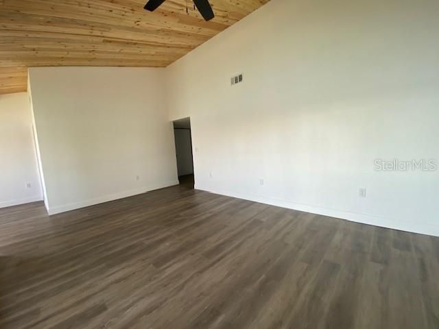 534 PLAZA SEVILLE COURT 64, Treasure Island, FL 33706