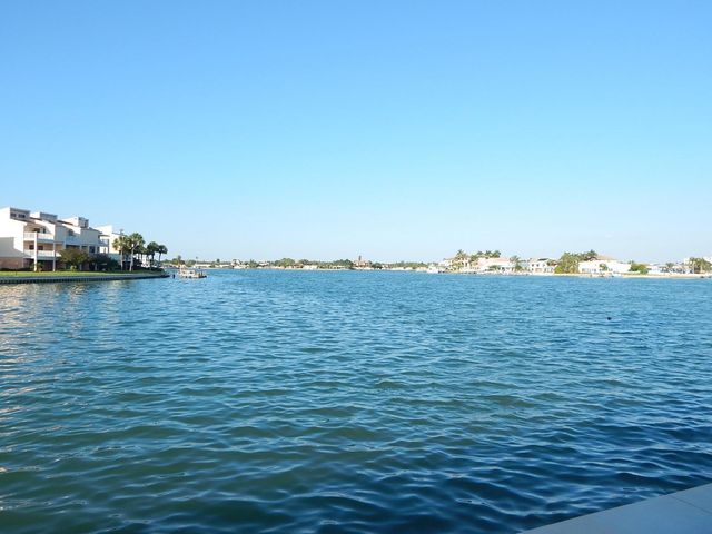 534 PLAZA SEVILLE COURT 64, Treasure Island, FL 33706