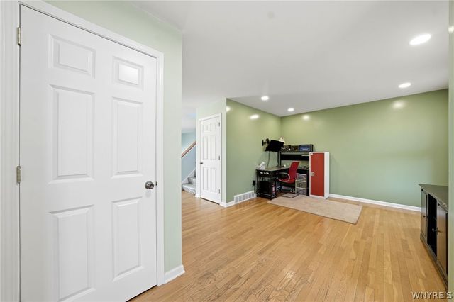 45 Summerfield Drive, Lancaster, NY 14086
