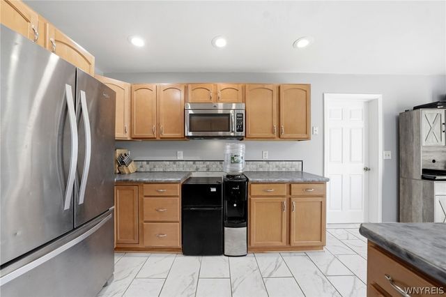 45 Summerfield Drive, Lancaster, NY 14086