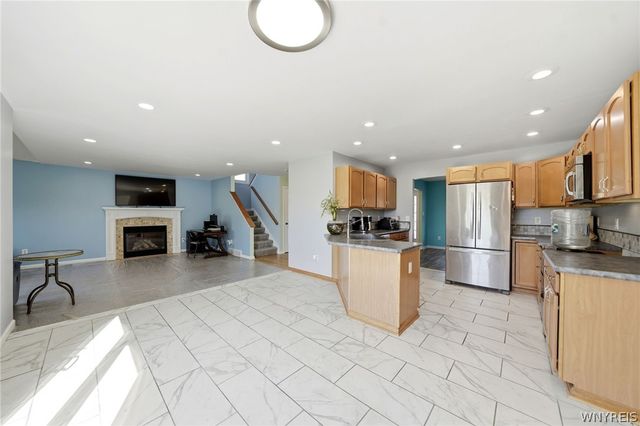 45 Summerfield Drive, Lancaster, NY 14086
