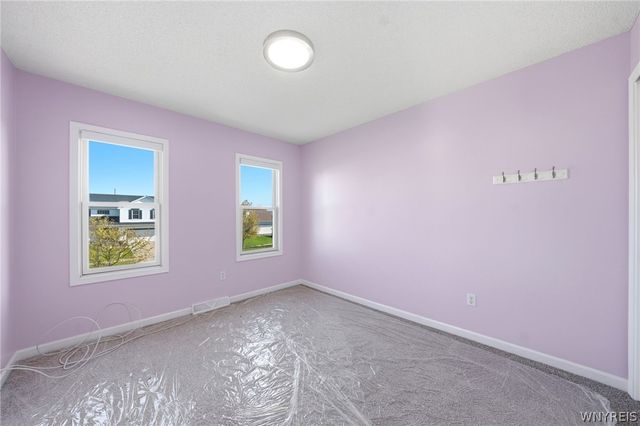 45 Summerfield Drive, Lancaster, NY 14086