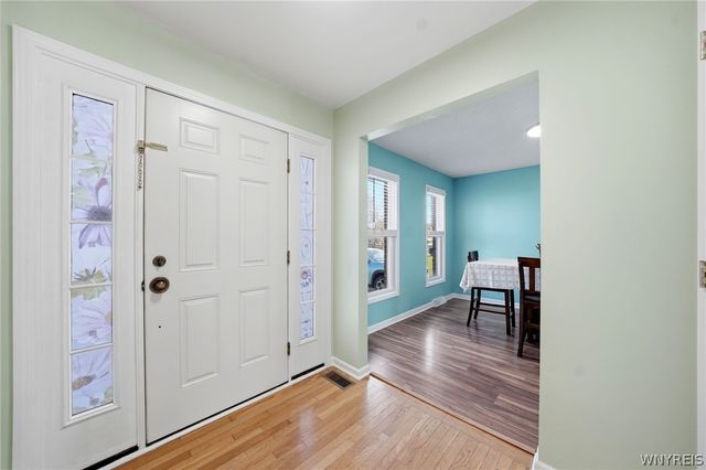 45 Summerfield Drive, Lancaster, NY 14086