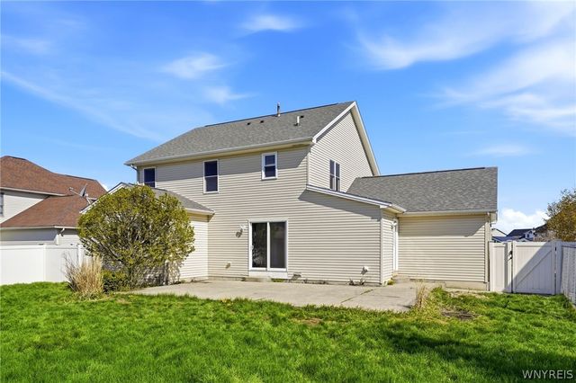 45 Summerfield Drive, Lancaster, NY 14086