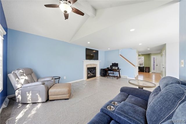 45 Summerfield Drive, Lancaster, NY 14086