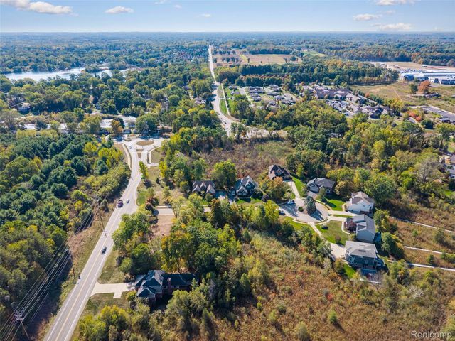 508 Woodstone Court, White Lake Charter Township, MI 48386