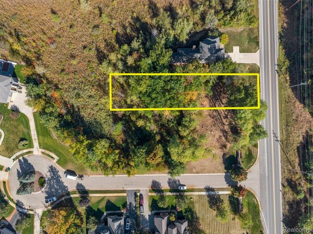 508 Woodstone Court, White Lake Charter Township, MI 48386