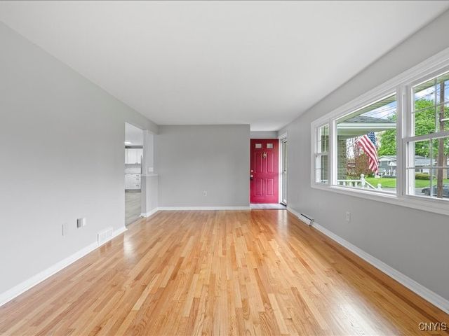 205 Park Lane, Clay, NY 13212