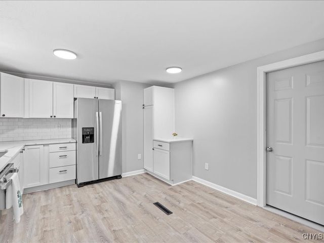 205 Park Lane, Clay, NY 13212