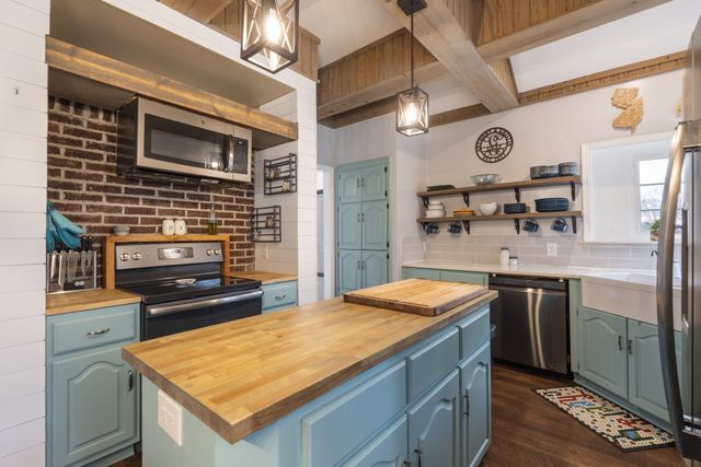 1510 Chestnut Cove Rd, Chapel Hill, TN 37034