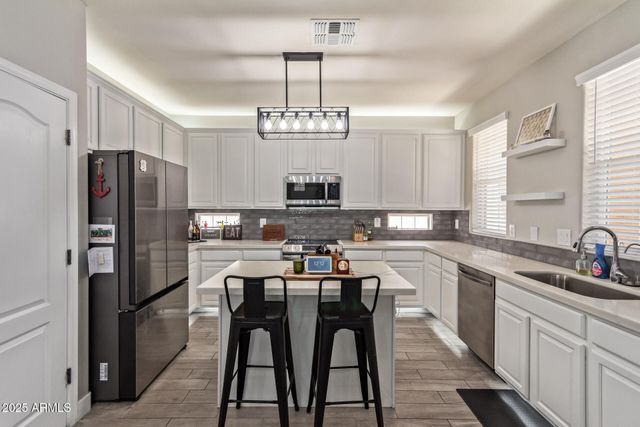 10212 E ISLETA Avenue, Mesa, AZ 85209