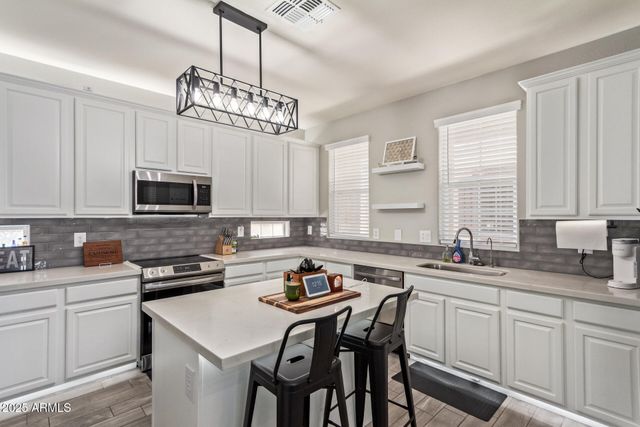 10212 E ISLETA Avenue, Mesa, AZ 85209