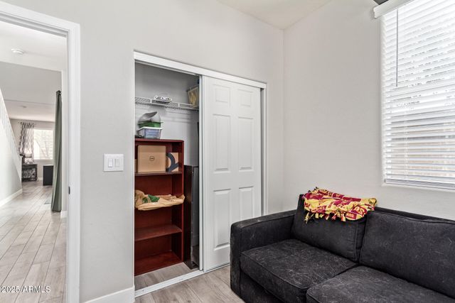 10212 E ISLETA Avenue, Mesa, AZ 85209