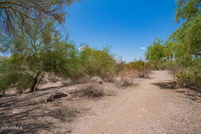 10212 E ISLETA Avenue, Mesa, AZ 85209