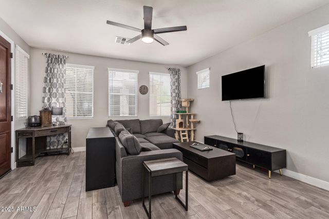 10212 E ISLETA Avenue, Mesa, AZ 85209