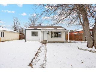 1680 Newark St, Aurora, CO 80010